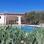 Croissant De Lune Bed & Breakfast 4*