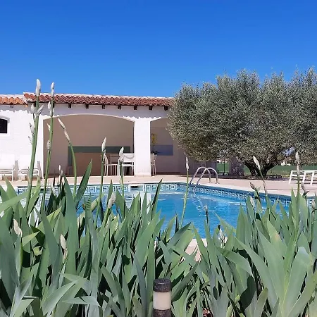 Croissant De Lune Bed & Breakfast *