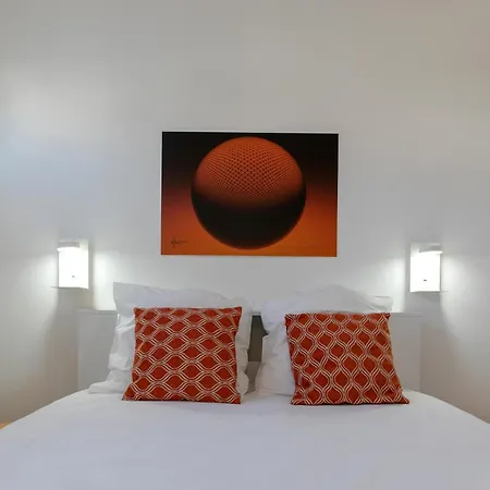 Croissant De Lune Couette-café