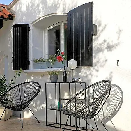 Croissant De Lune Bed & Breakfast 4*