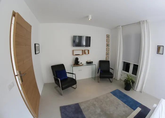 Croissant De Lune Bed & Breakfast 4*